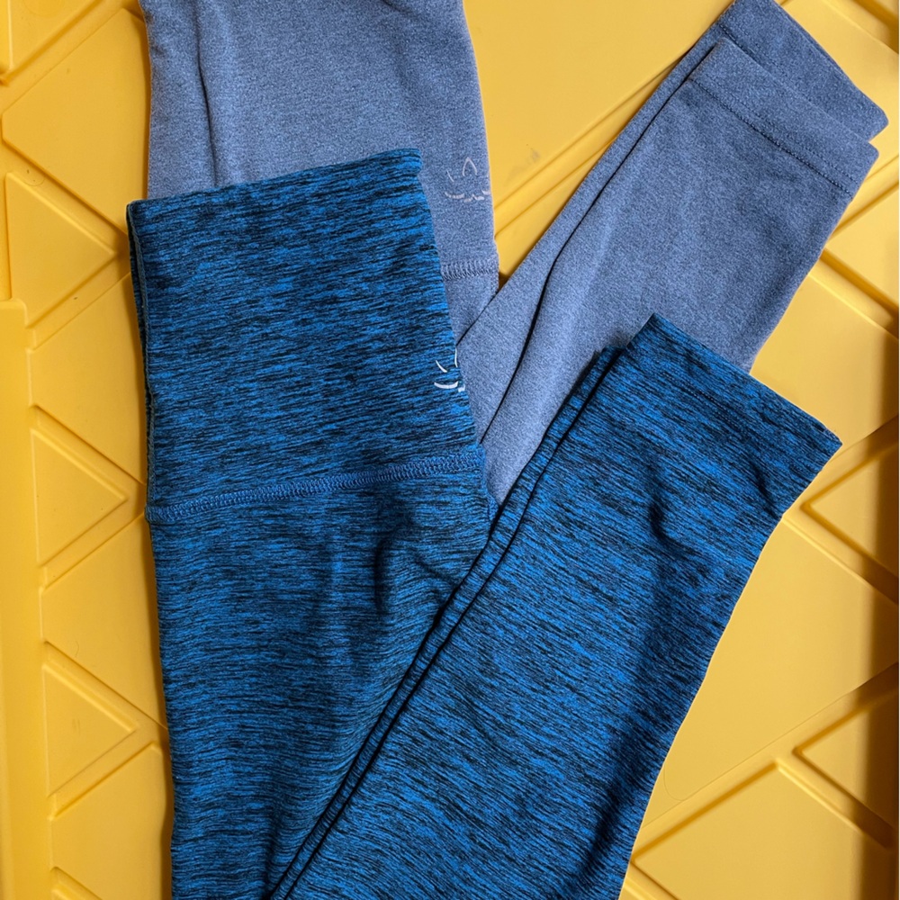 Beyond Yoga Blue and Gray Leggings with Textured Design